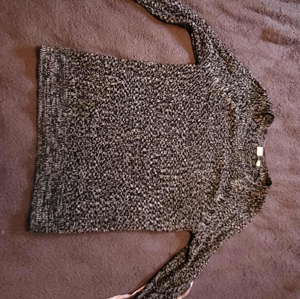 Black and white GAP sweater